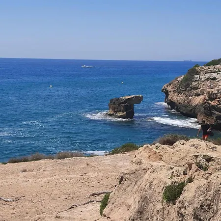 Vue Exceptionnelle Sur La Et Confort A * Sant Salvador